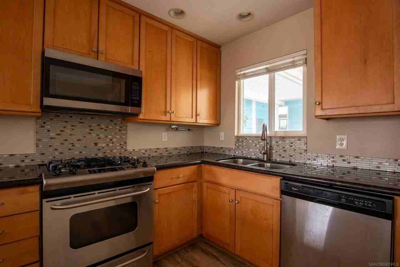 4632 Finsen Ave - Photo 6 of 27