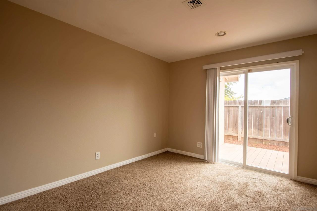 4632 Finsen Ave - Photo 7 of 27
