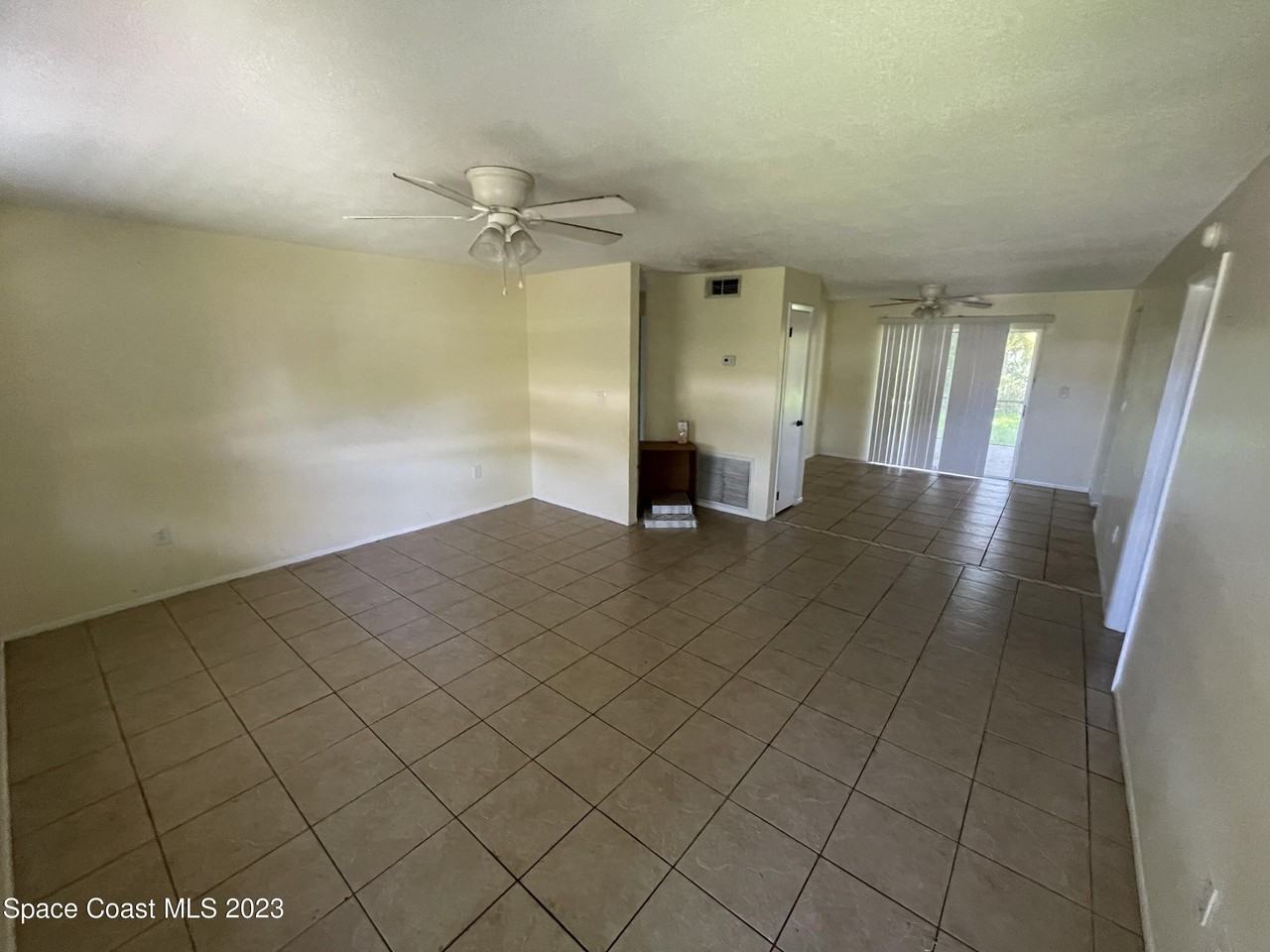 897 Levitt Pkwy - Photo 2 of 15