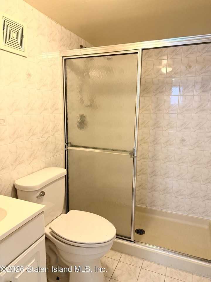 223 Buel Ave #B - Photo 4 of 6