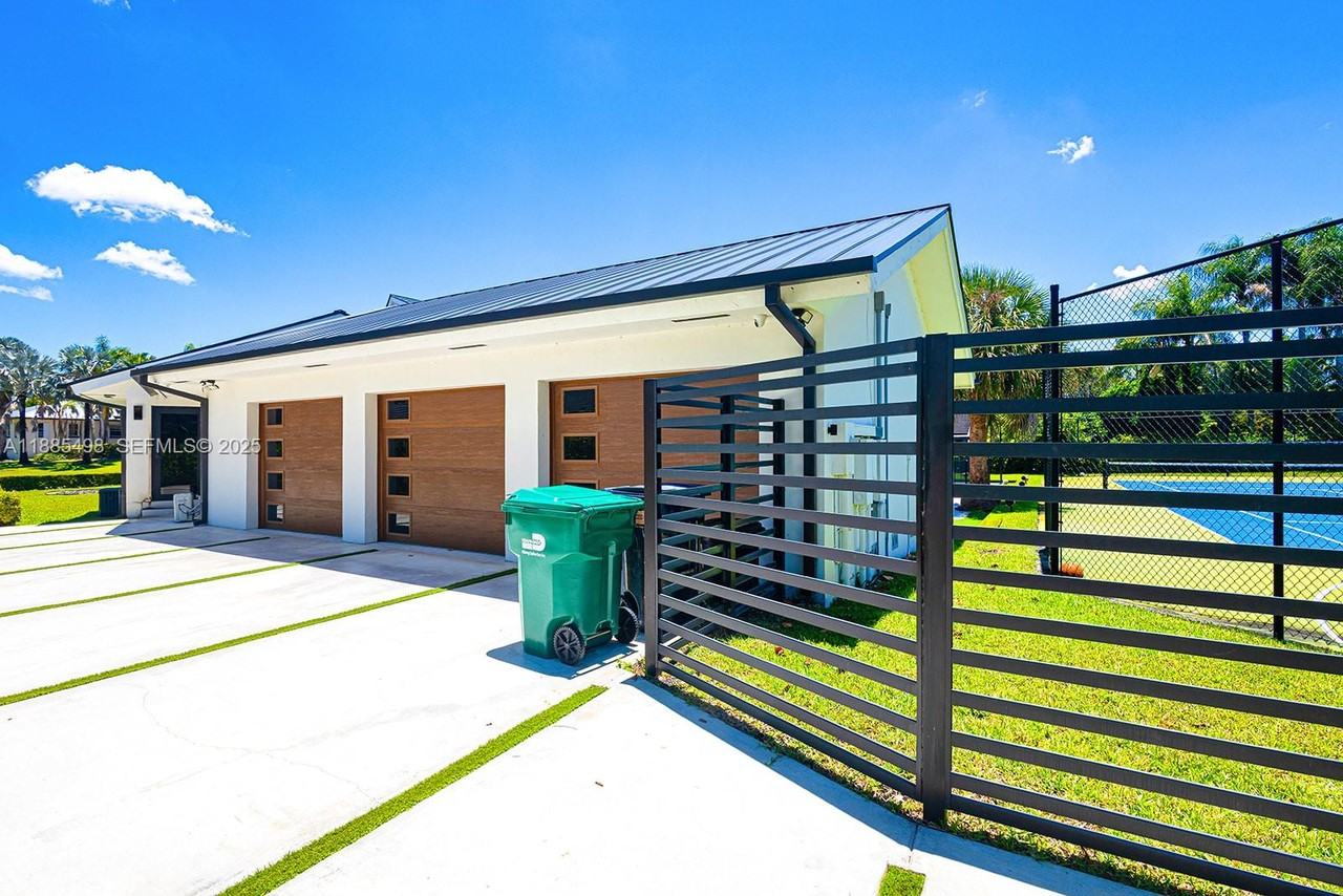 Sw 89th Pl - Photo 4 of 8
