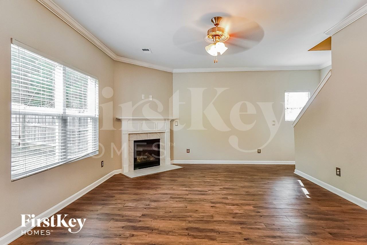 326 Chapel Hill Trl - Photo 3 of 15