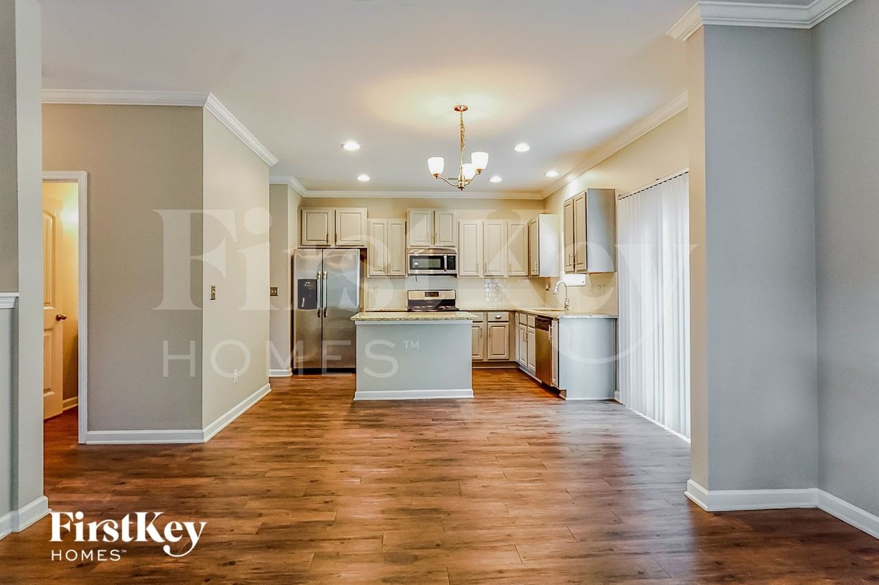326 Chapel Hill Trl - Photo 4 of 15