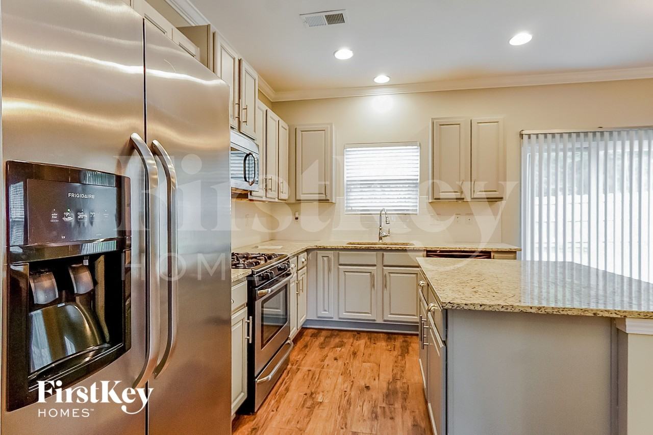 326 Chapel Hill Trl - Photo 5 of 15