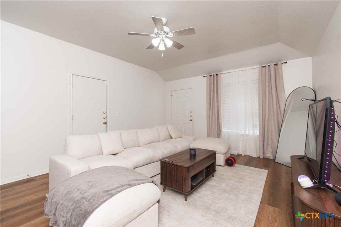 1606 Yuma Trl #A - Photo 3 of 15