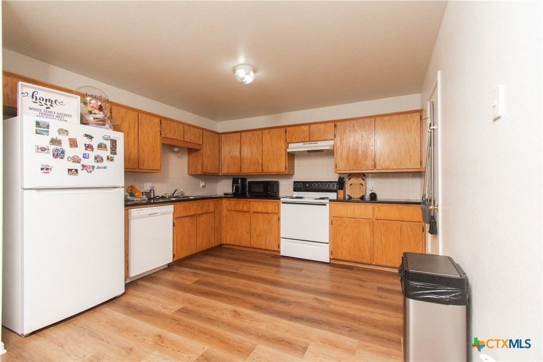 1606 Yuma Trl #A - Photo 5 of 15