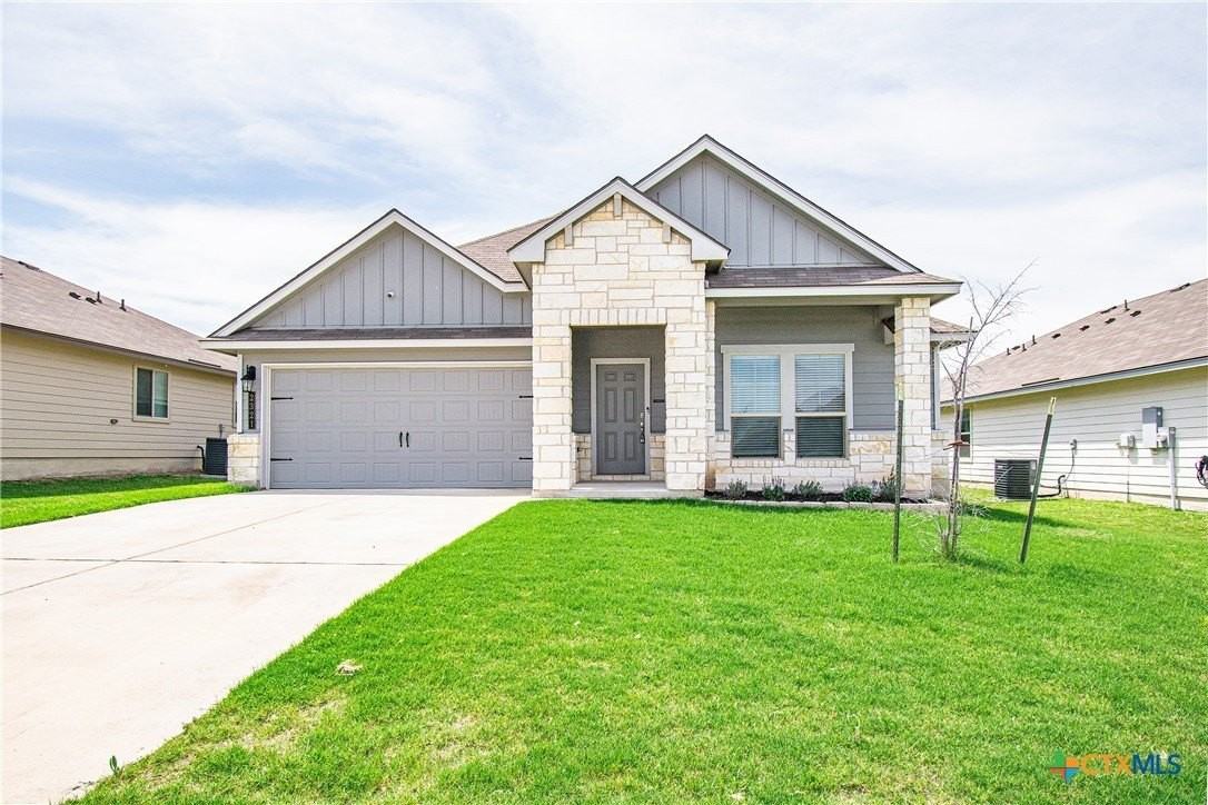 2321 Aylesbury Dr