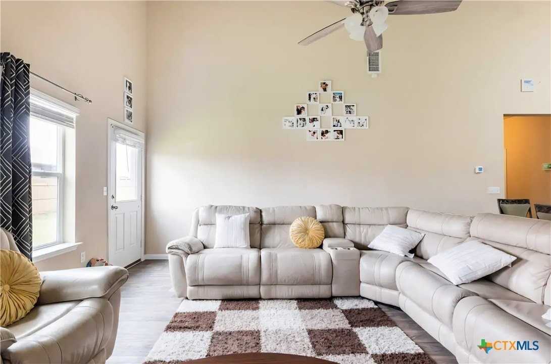 1030 Apricot Ln - Photo 3 of 16