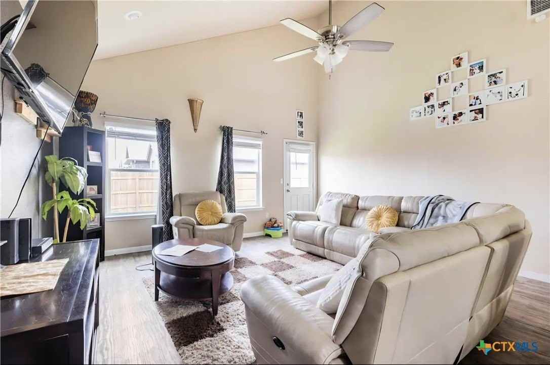 1030 Apricot Ln - Photo 4 of 16
