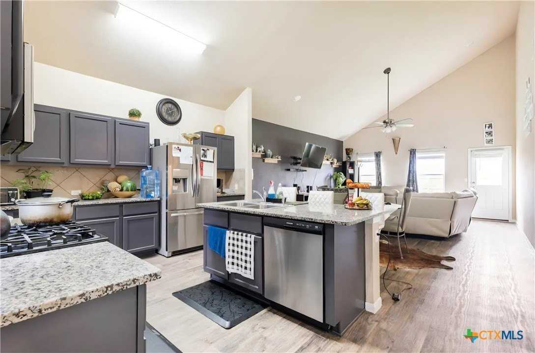 1030 Apricot Ln - Photo 5 of 16