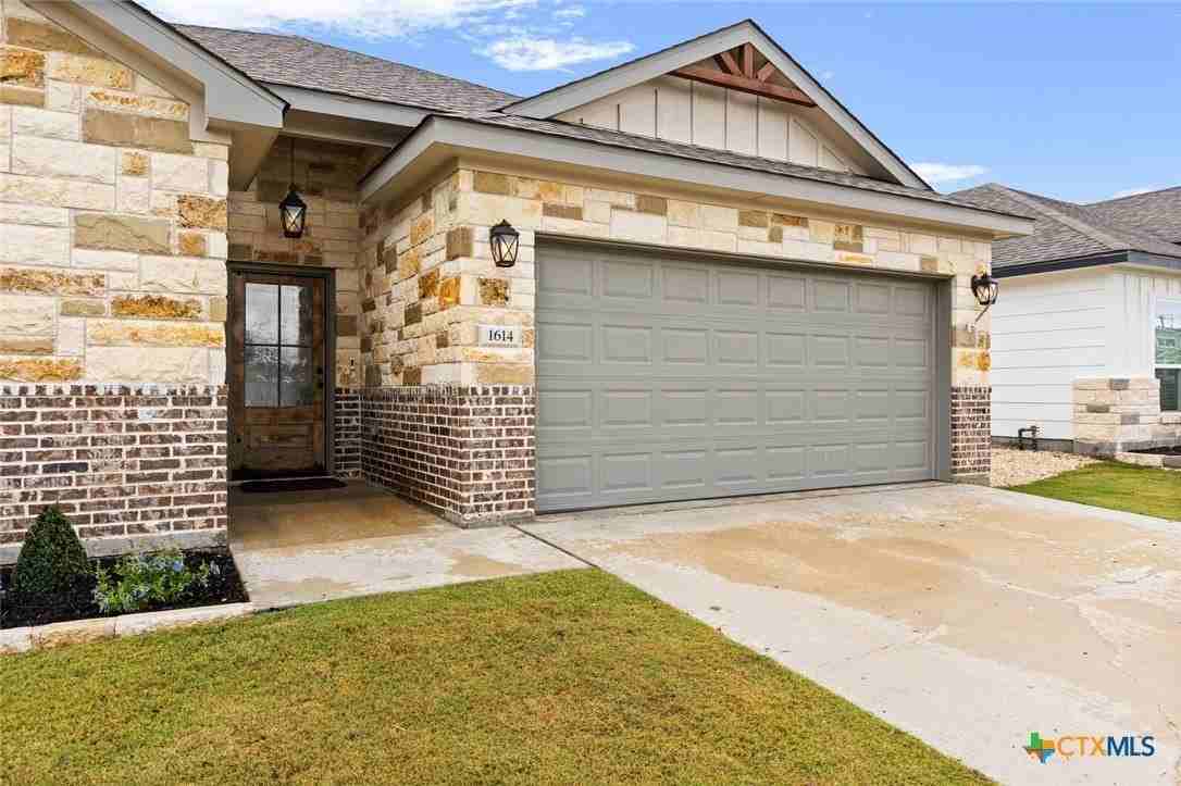 1614 Flatland Trl - Photo 4 of 39