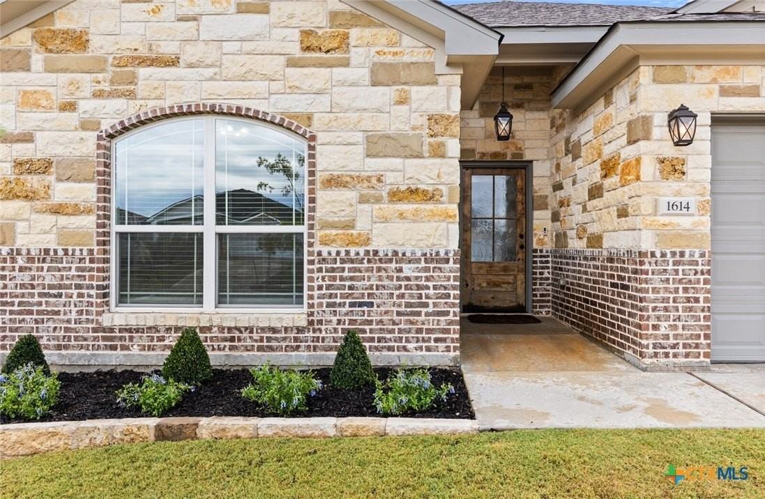 1614 Flatland Trl - Photo 7 of 39