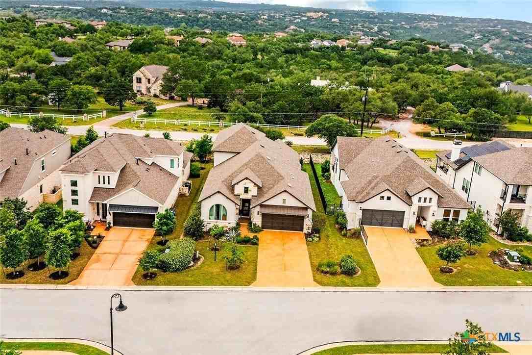 402 Gulfton St - Photo 4 of 39
