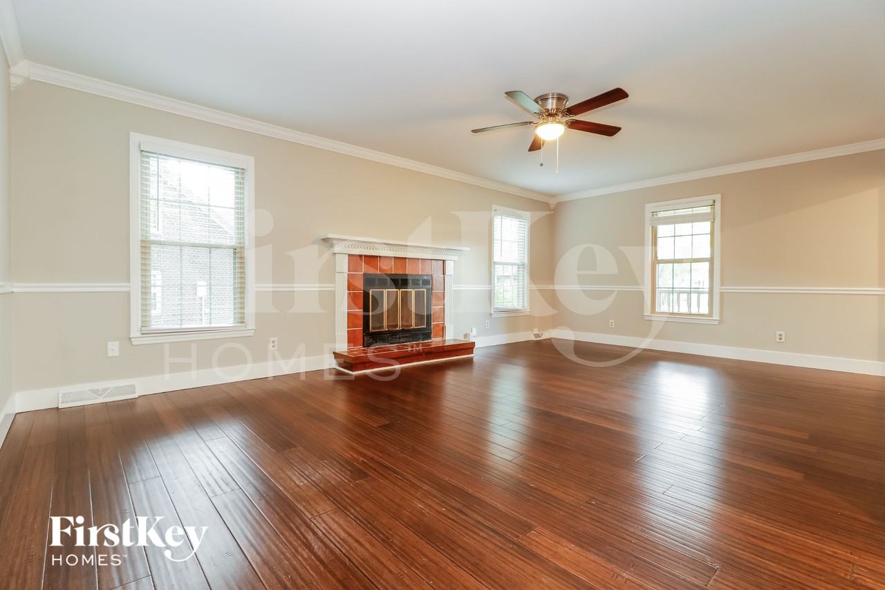 120 Fox Chase Dr - Photo 2 of 15