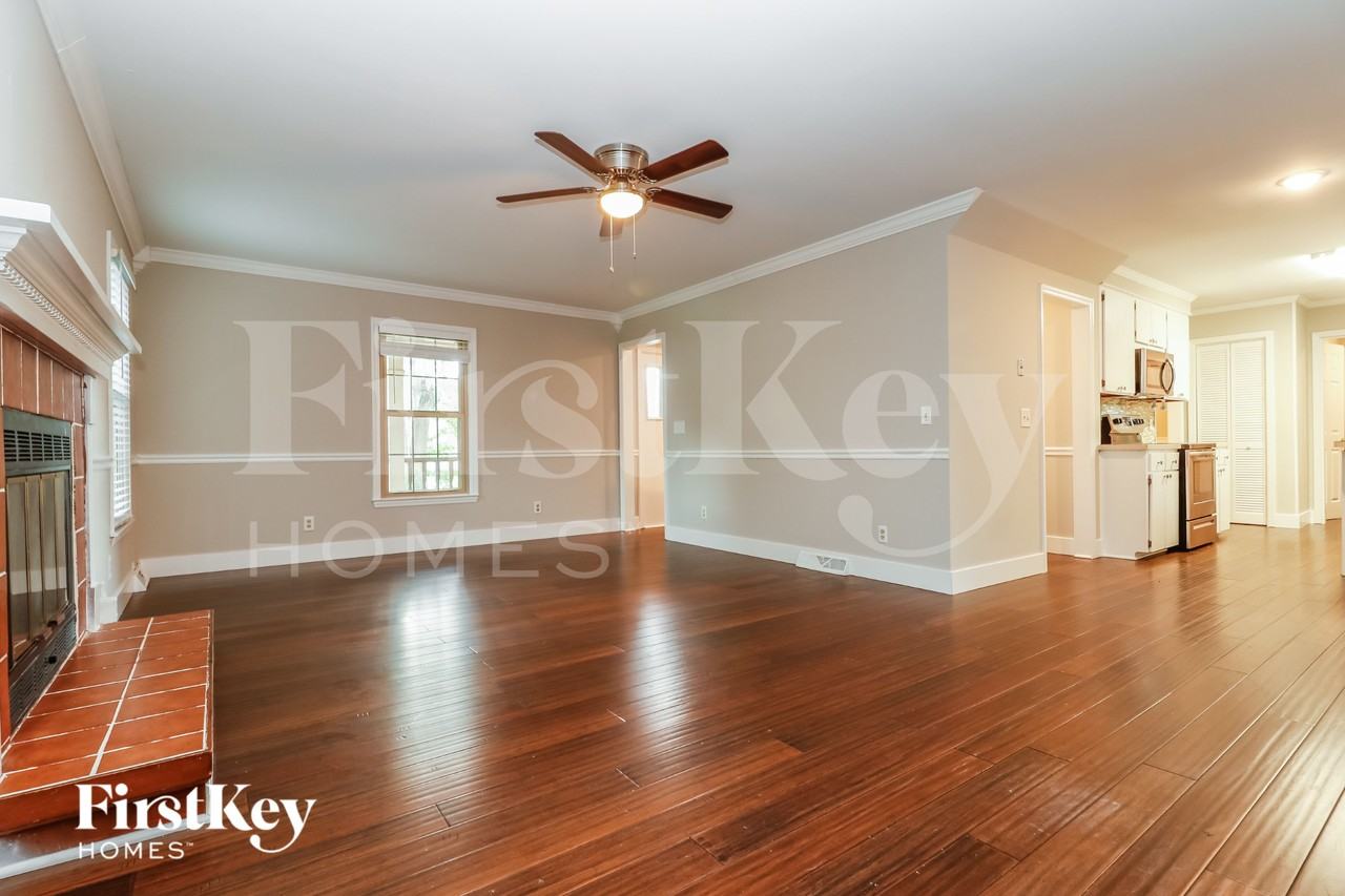 120 Fox Chase Dr - Photo 3 of 15