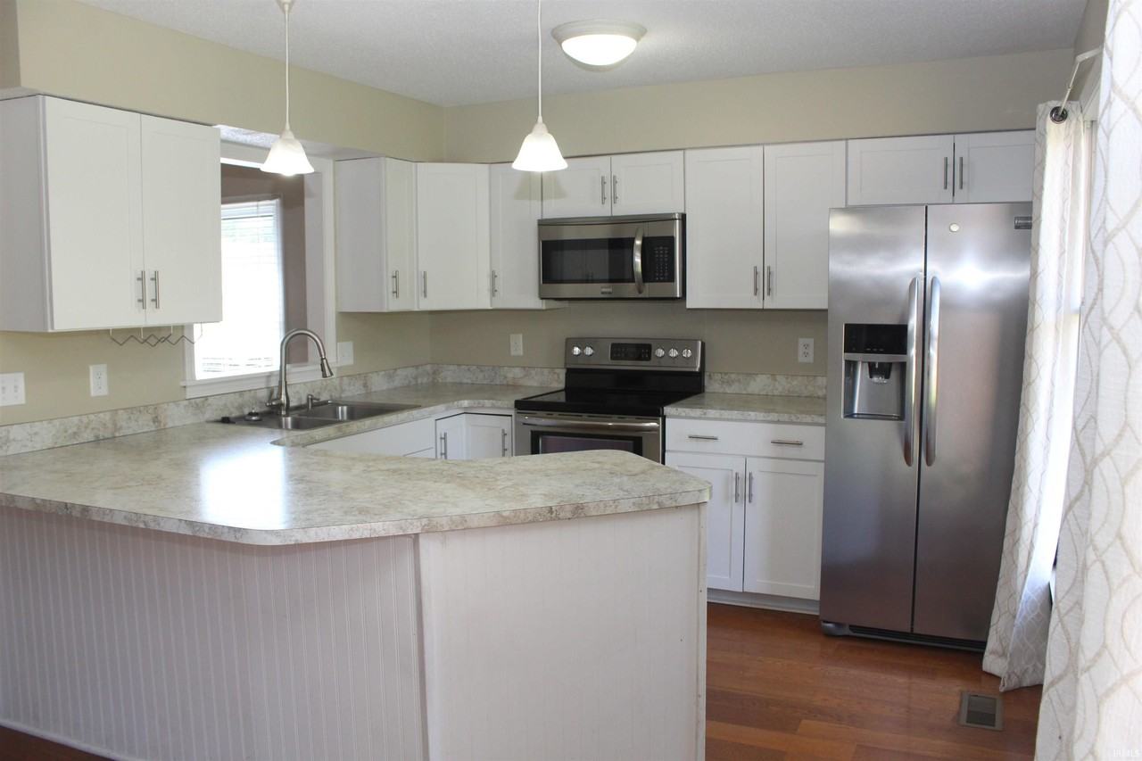 7601 Bellemeade Ave - Photo 4 of 19