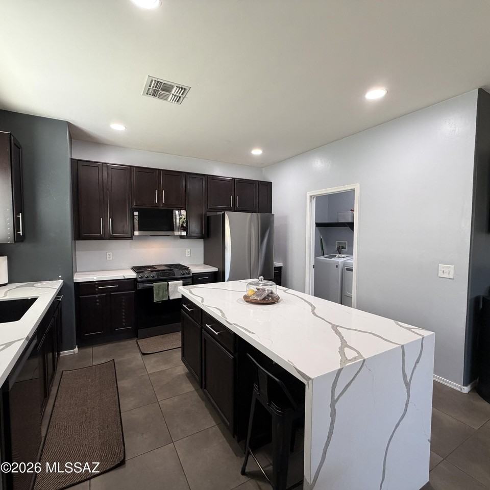 726 S Harry P Stagg Dr - Photo 7 of 24