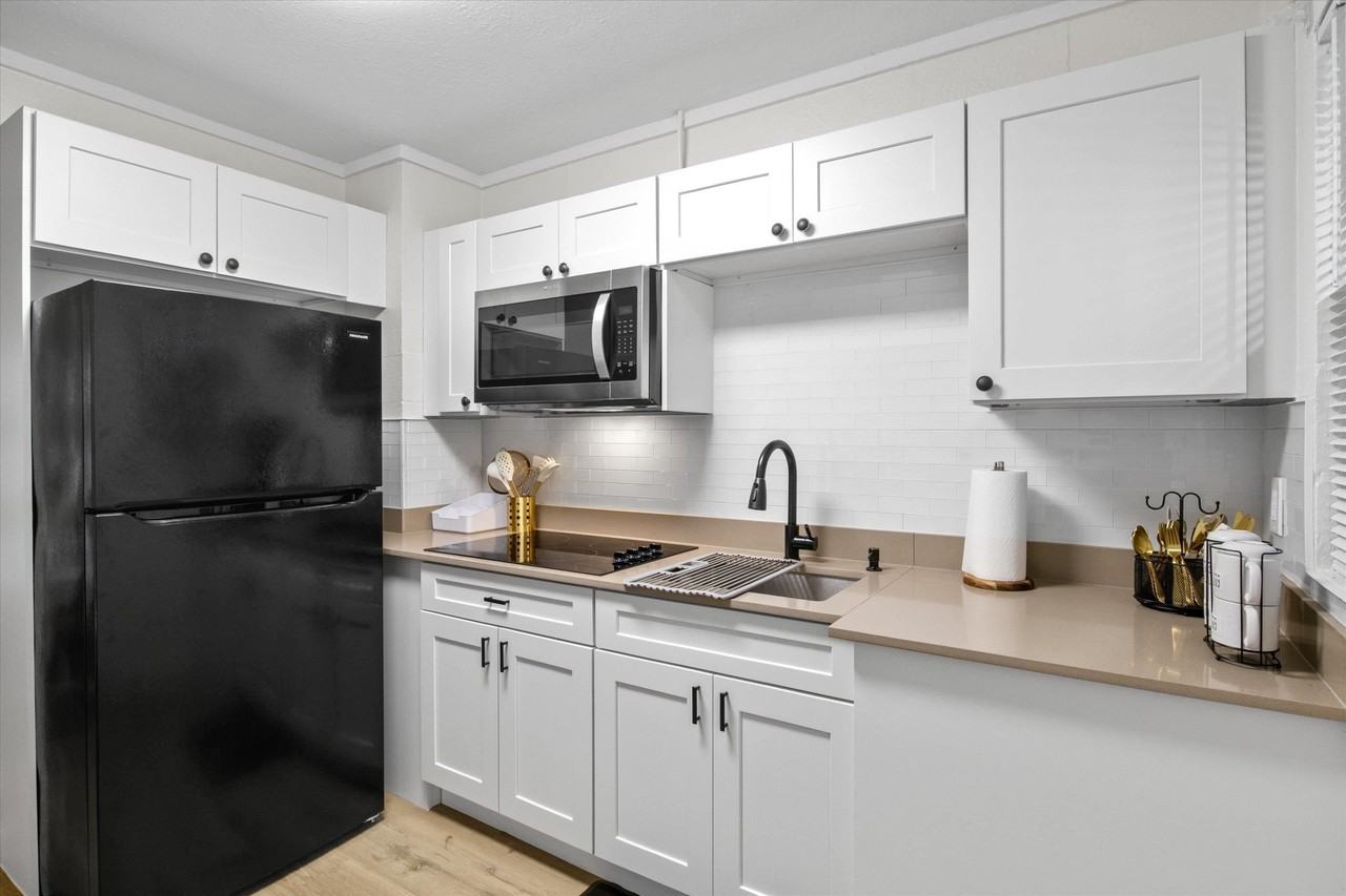 762 Westcott St #1 - Photo 7 of 9