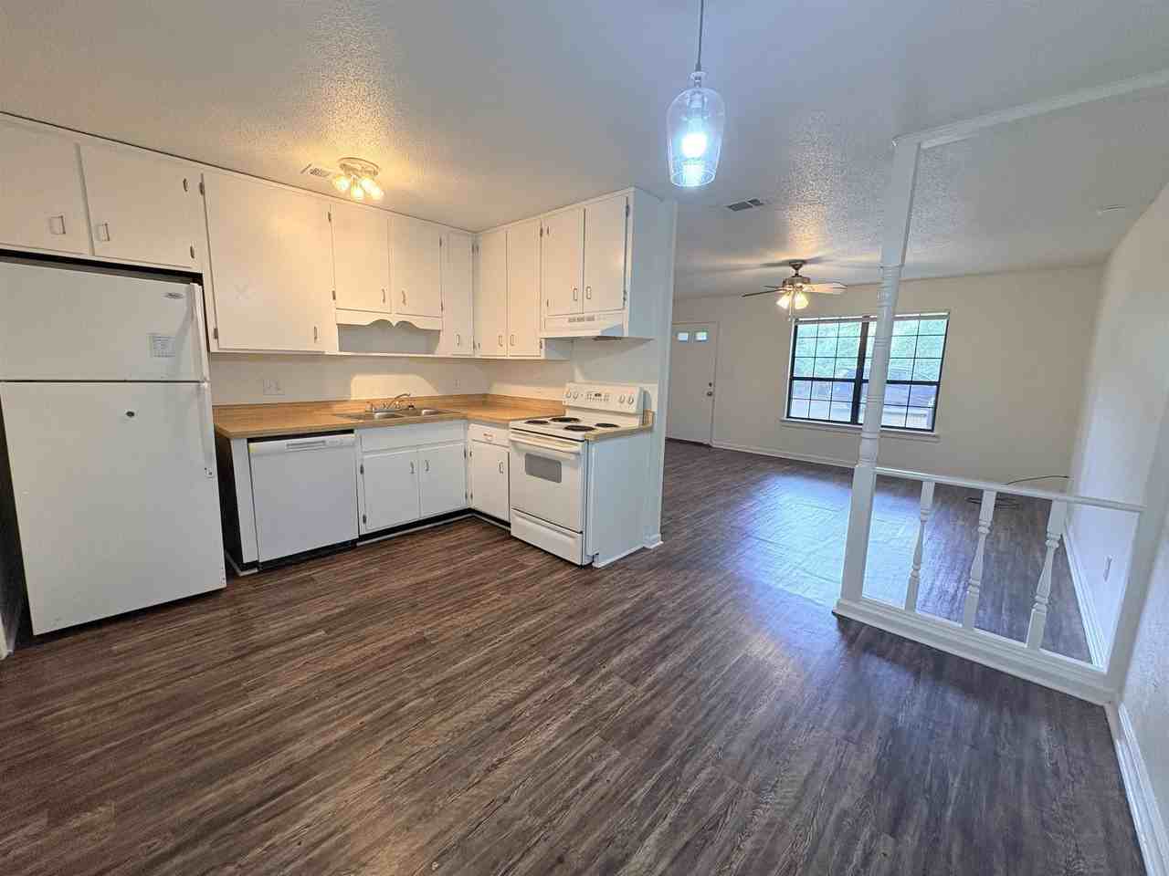 1543 Coombs Dr #2 - Photo 5 of 24