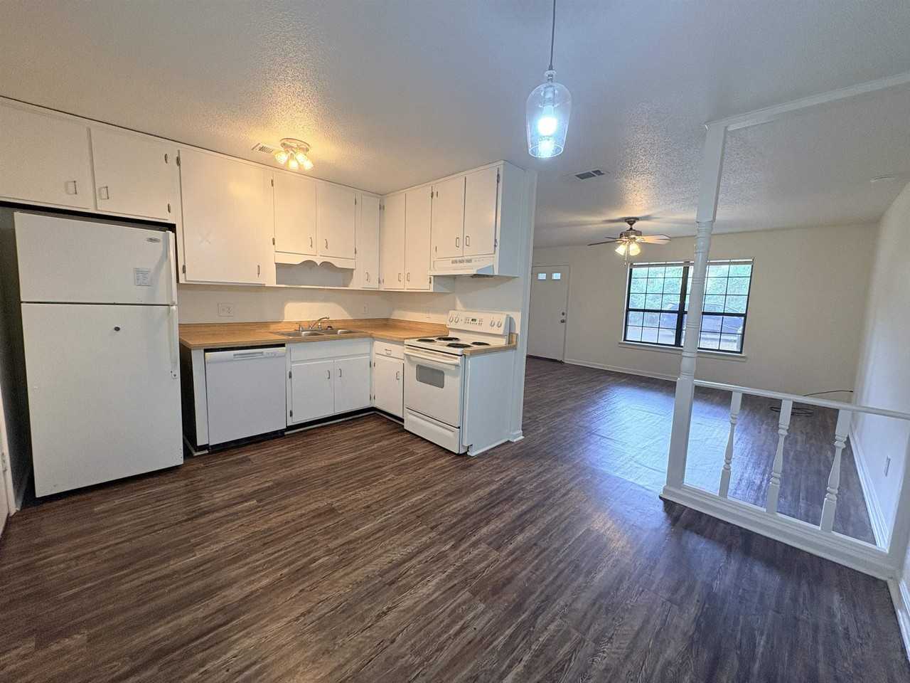 1543 Coombs Dr #2 - Photo 6 of 24