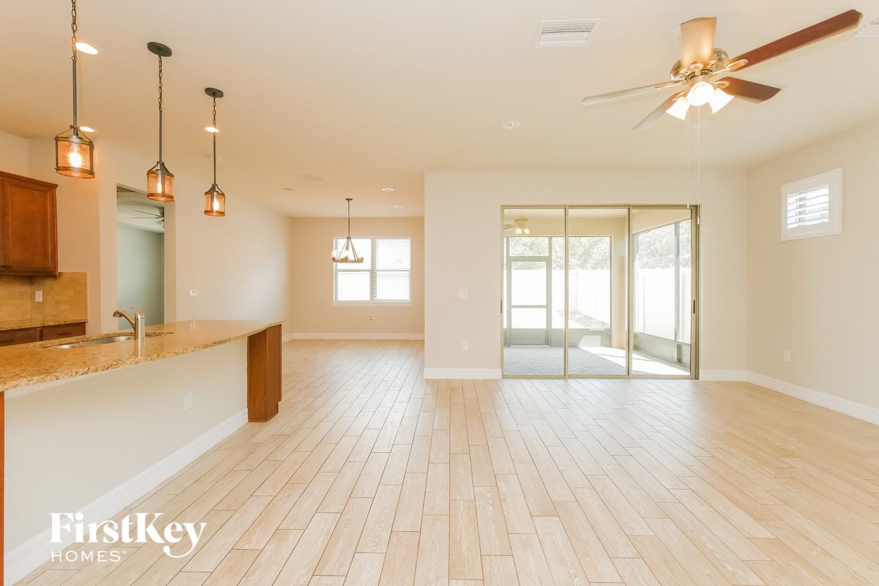 16303 Treasure Point Dr - Photo 4 of 15