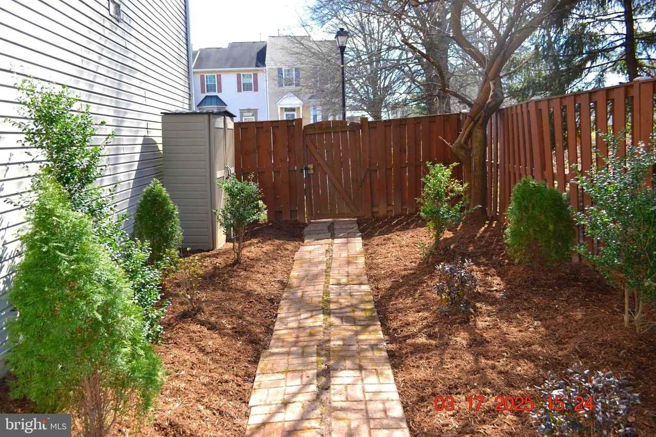 1302 Hill Born Dr - Photo 3 of 31