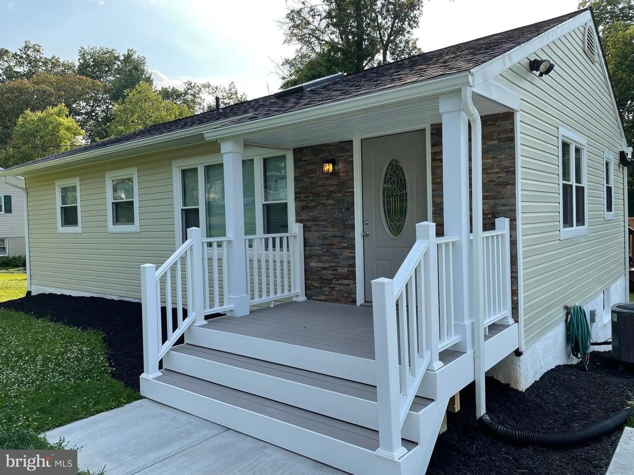7516 Dogwood Rd - Photo 3 of 19