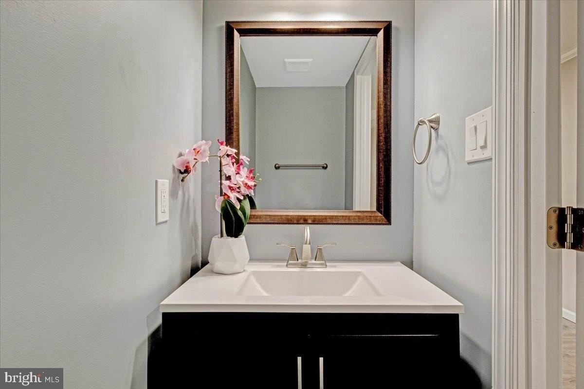 6324 Ducketts Ln #4-6 - Photo 5 of 34