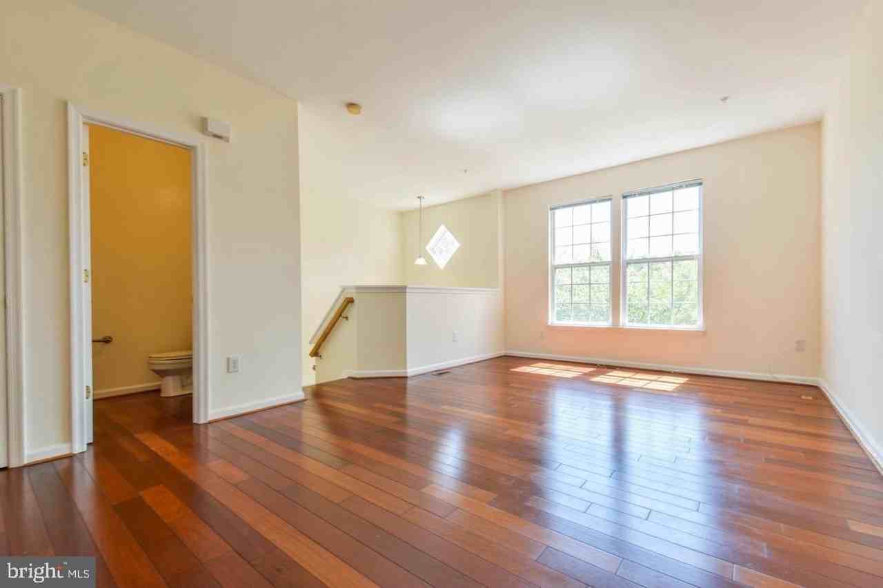 5915 Trumpet Sound Ct #4 - Photo 5 of 5