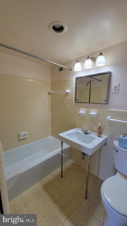 10401 Grosvenor Pl #1308 - Photo 4 of 13