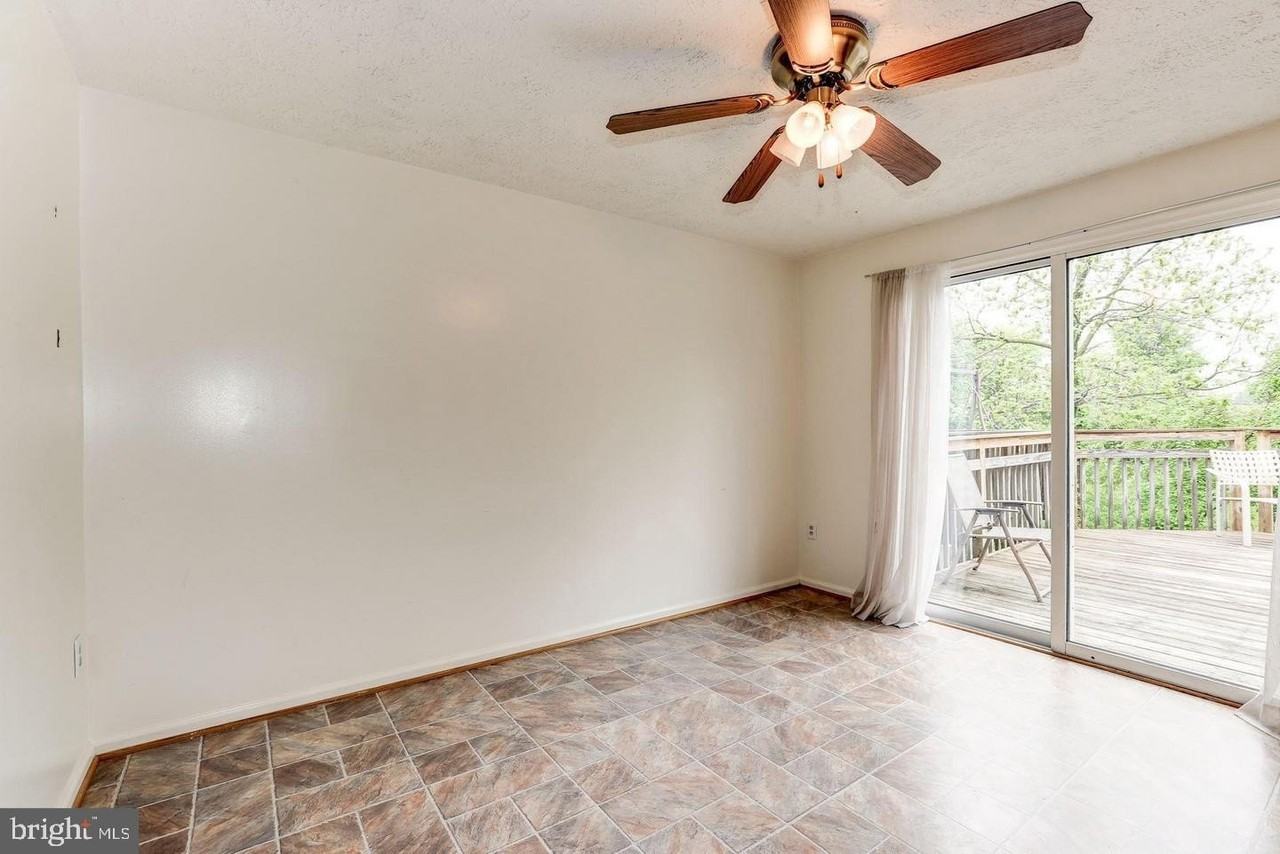 10117 Shelldrake Cir - Photo 3 of 14