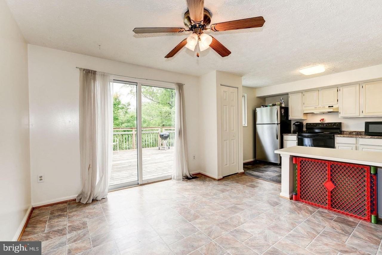 10117 Shelldrake Cir - Photo 4 of 14