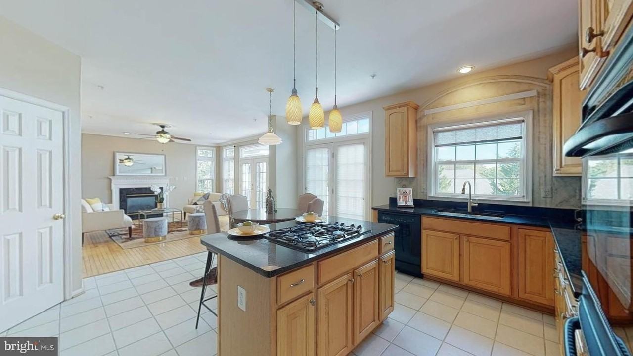 13011 Firestone Ct - Photo 4 of 50