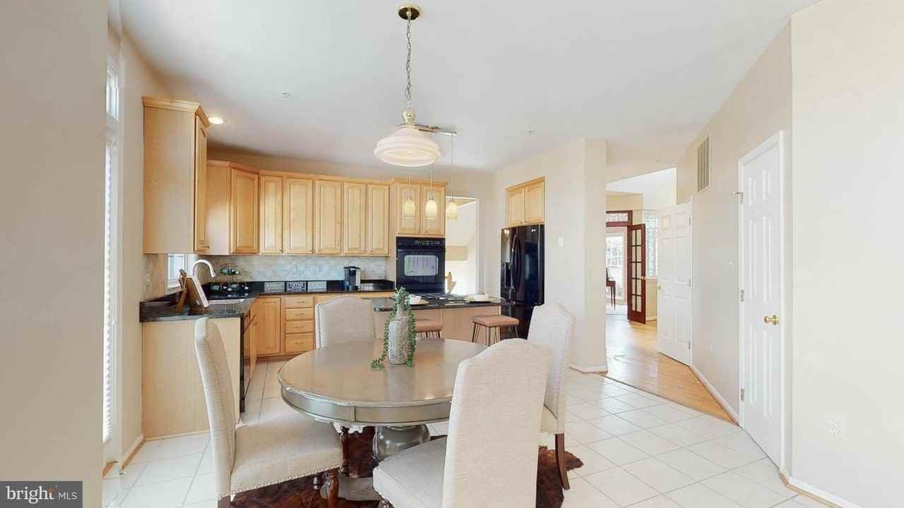 13011 Firestone Ct - Photo 5 of 50