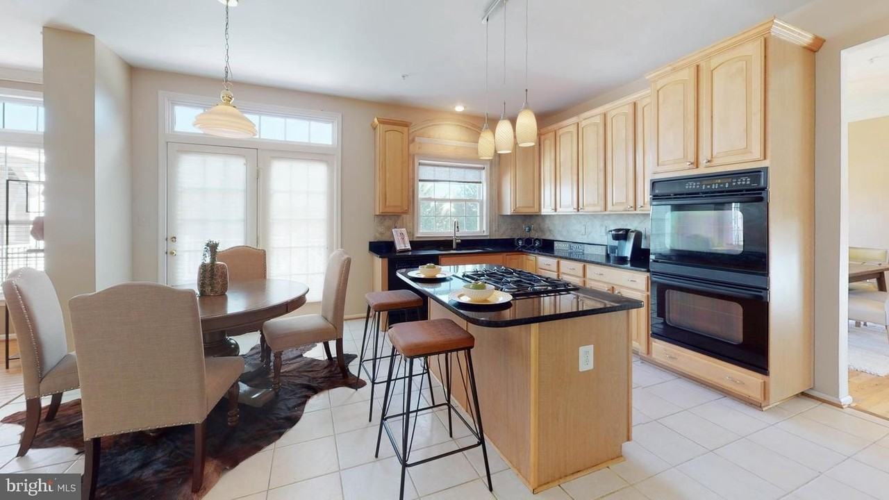 13011 Firestone Ct - Photo 7 of 50