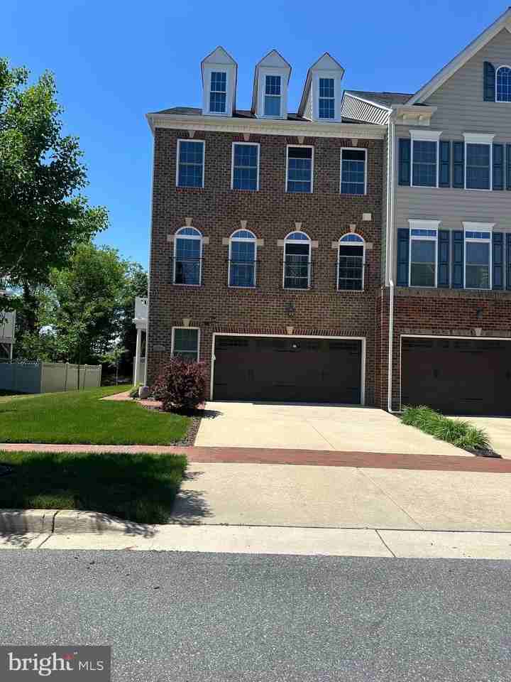 15701 Tibberton Ter - Photo 4 of 50