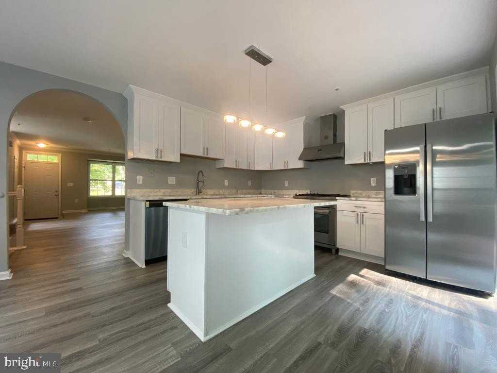 1931 Barrington Ct - Photo 6 of 19