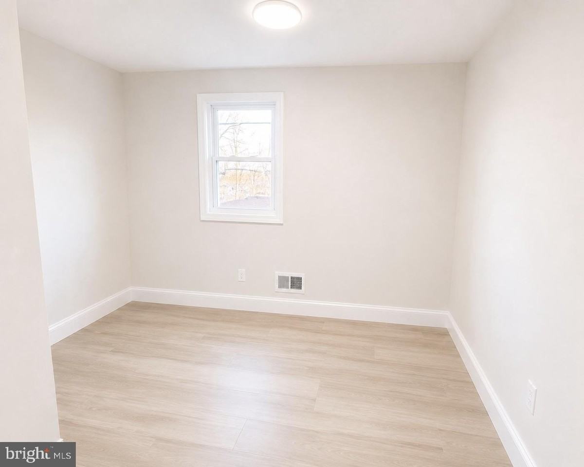 641 Walton Ave - Photo 4 of 6