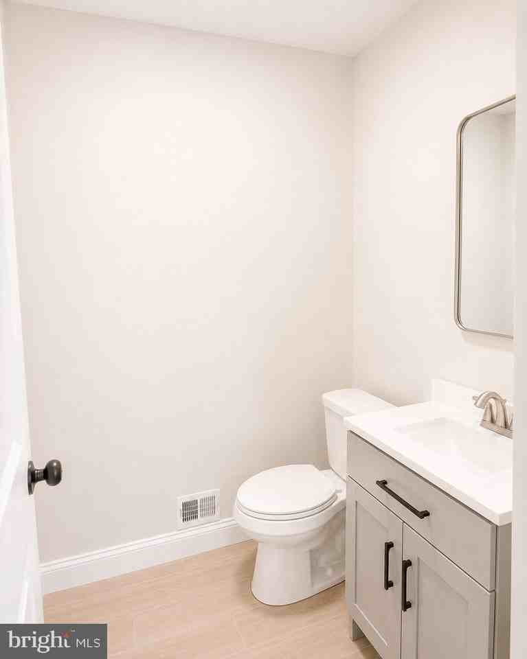 641 Walton Ave - Photo 5 of 6