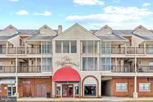 featured image of 1022 Main St