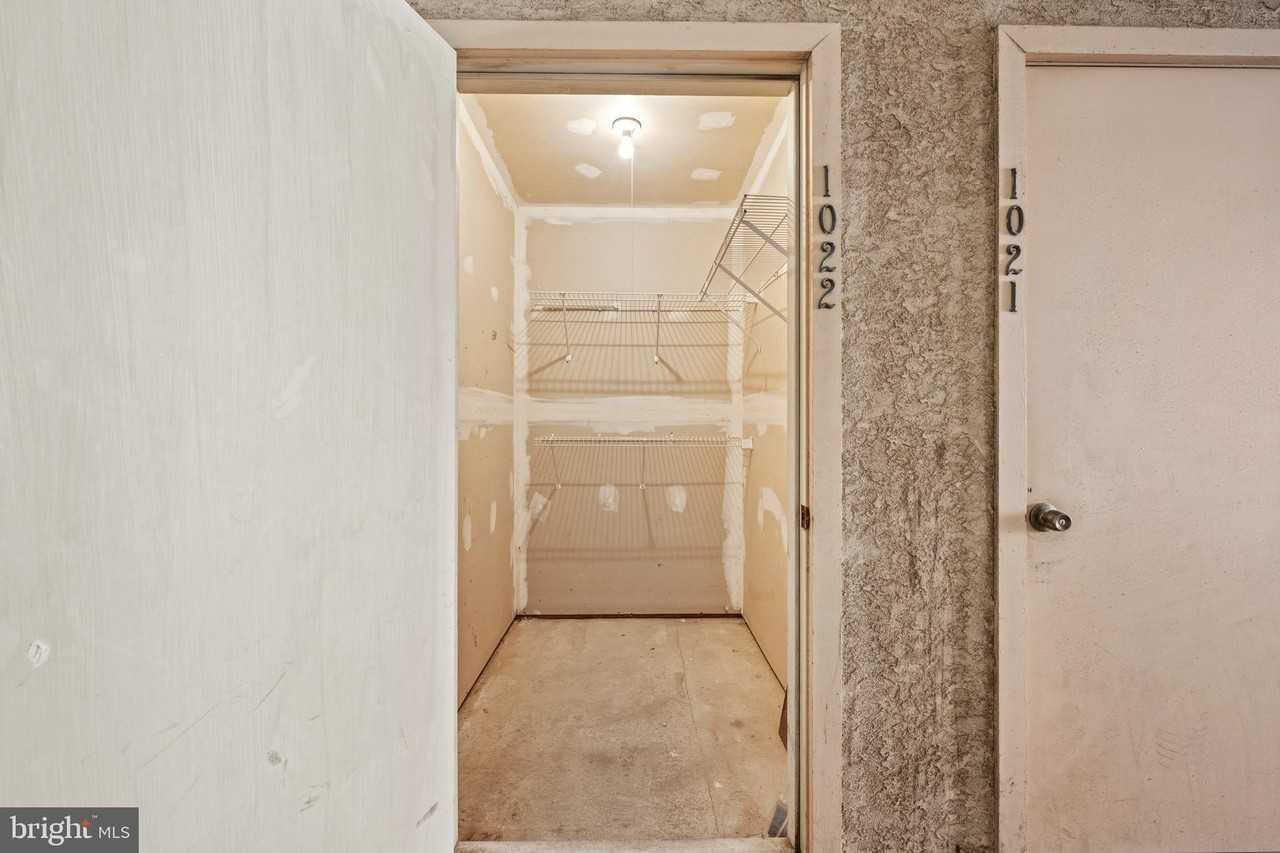 1022 Main St - Photo 6 of 33