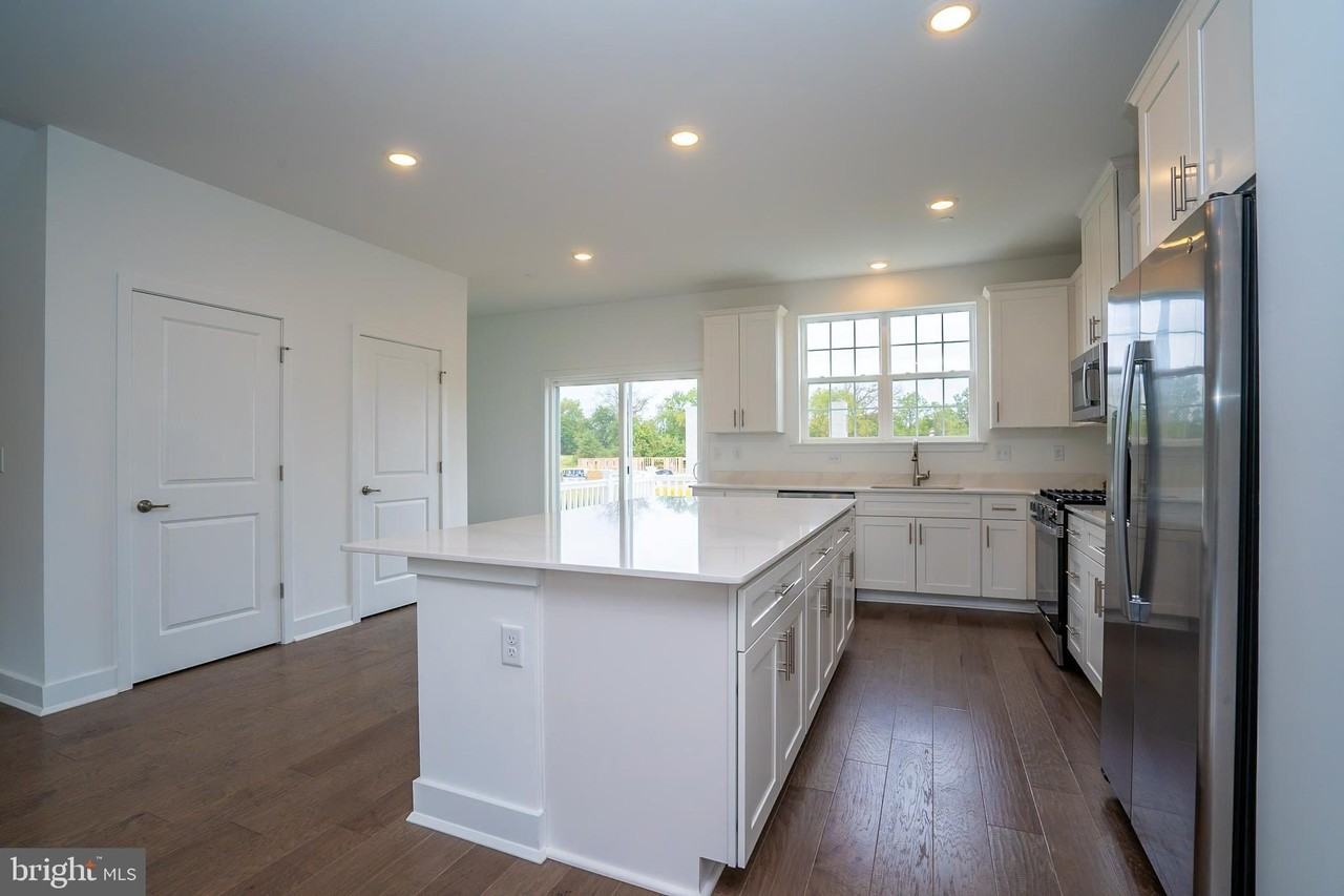 138 Ada Hightower Ave - Photo 6 of 31