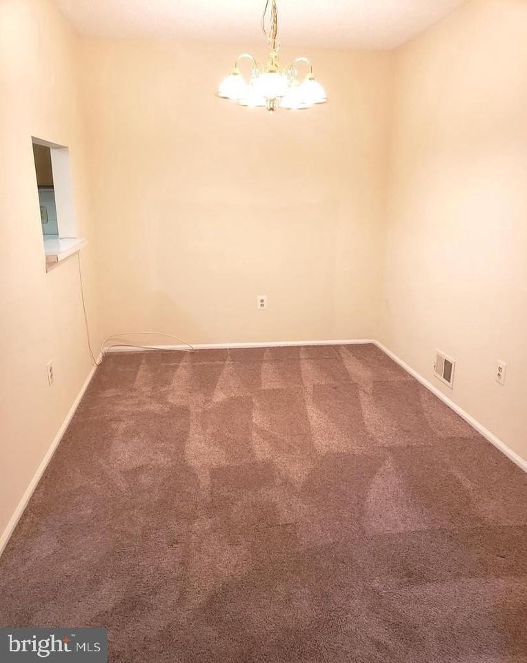 8 Joyner Ct - Photo 2 of 13