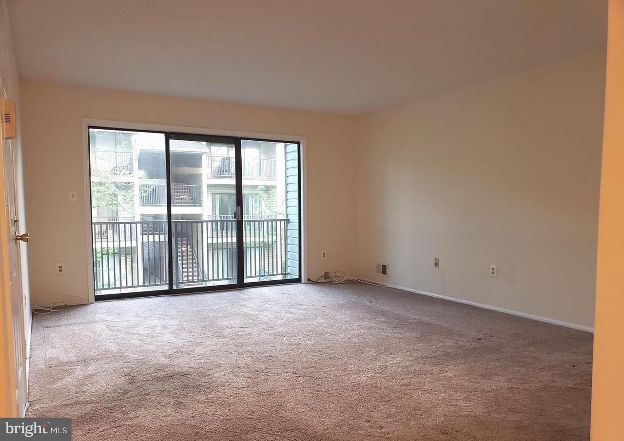 8 Joyner Ct - Photo 3 of 13