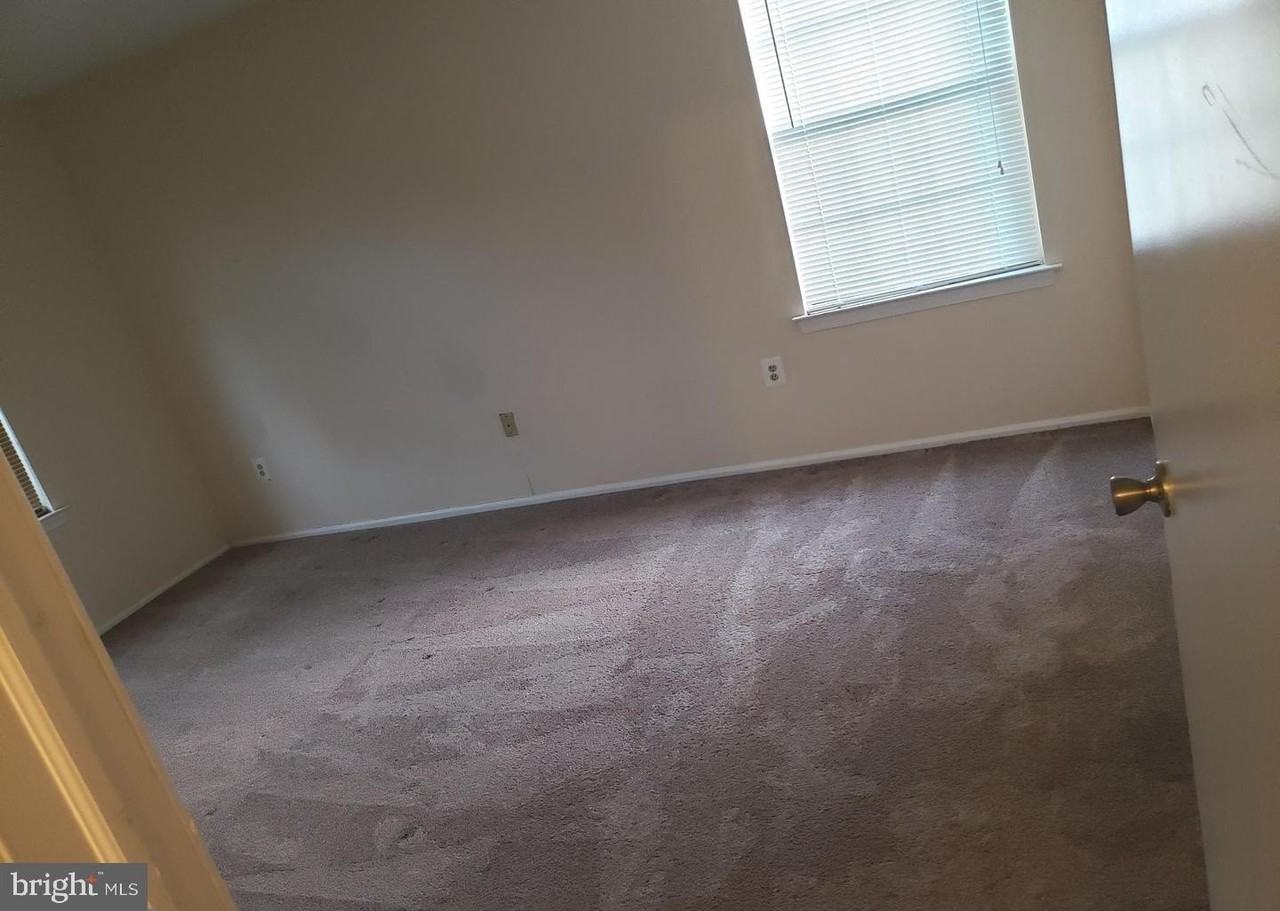 8 Joyner Ct - Photo 5 of 13
