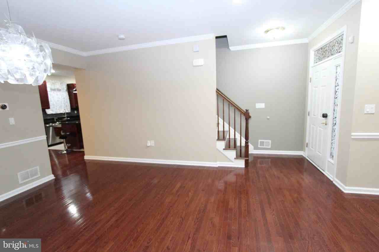 404 Morning Glory Dr - Photo 5 of 48