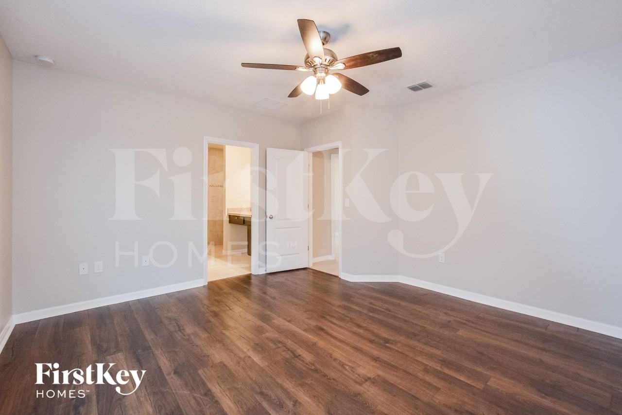 3920 Scotland St - Photo 7 of 15