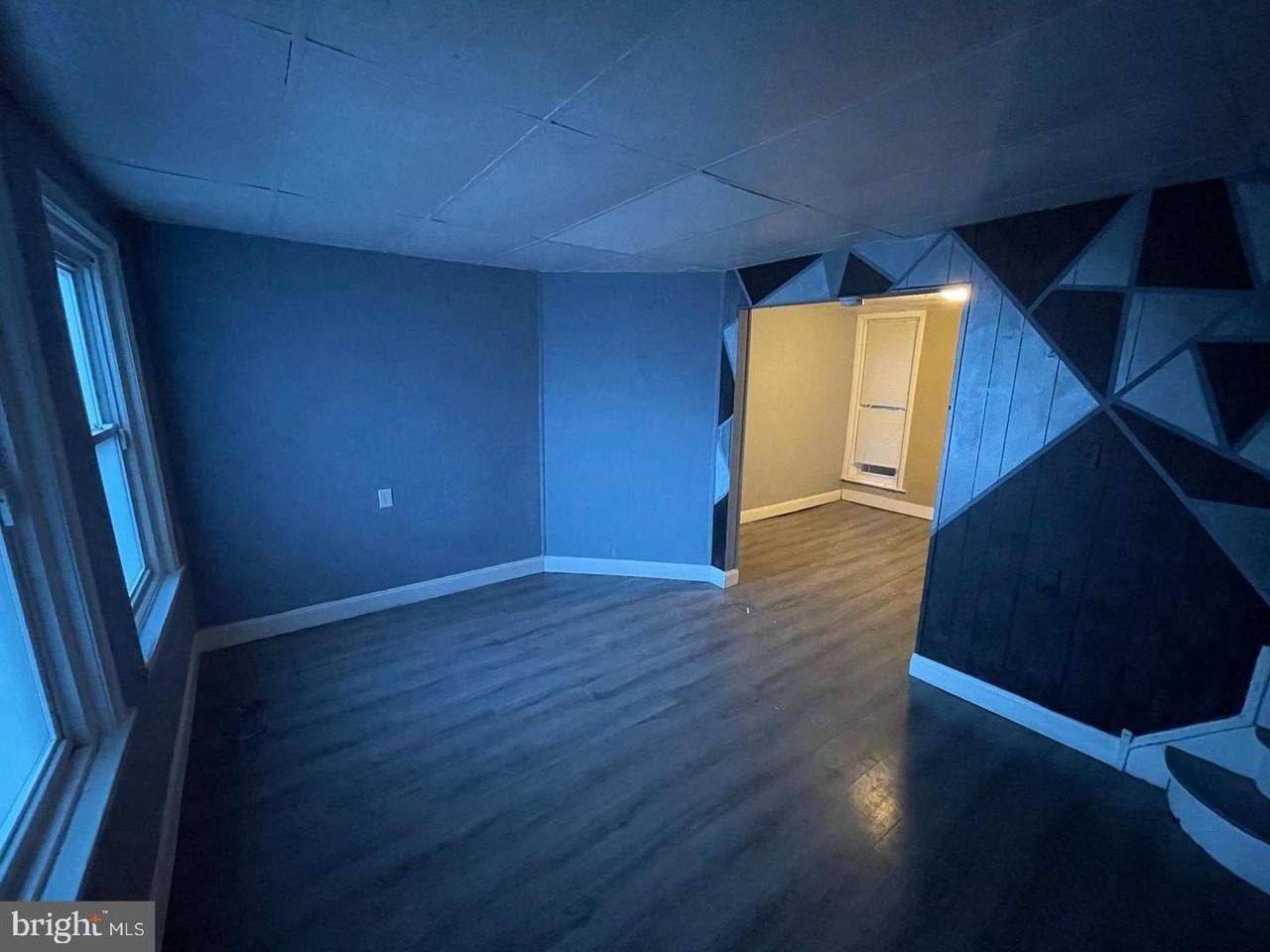 1124 Thomas St - Photo 3 of 11