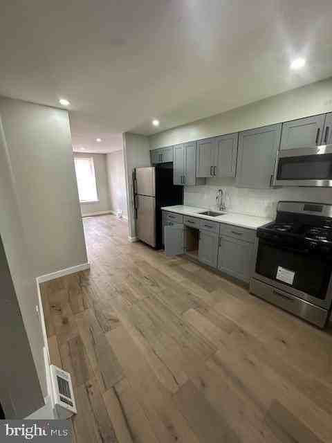 2723 Sears St - Photo 5 of 15