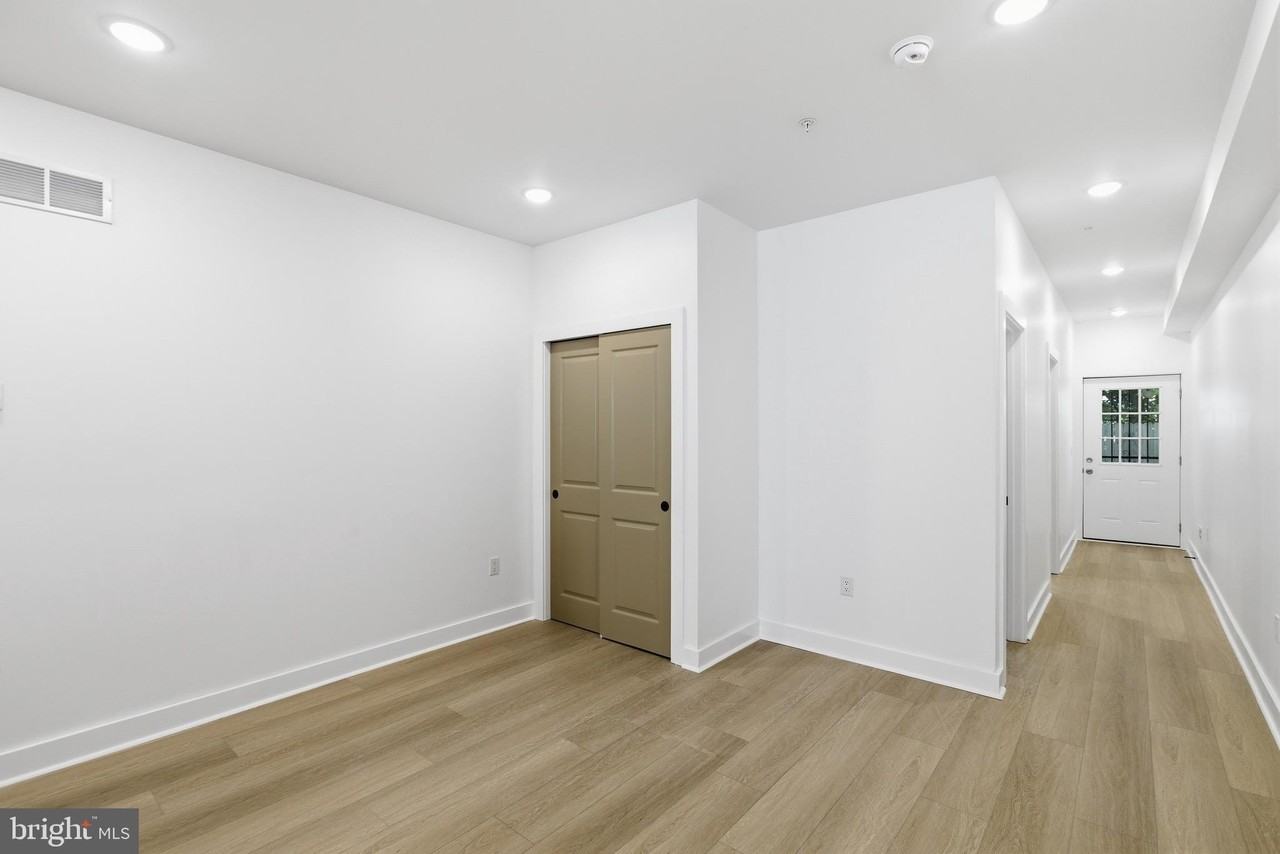 2310 N Sydenham St #1 - Photo 6 of 19